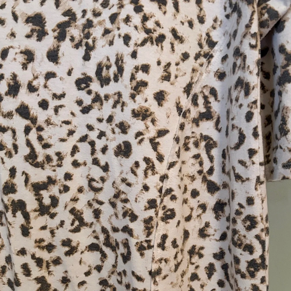 New Directions Cream and Brown Leopard Print Long Sleeve Top❤️3/20$ - Picture 4 of 8